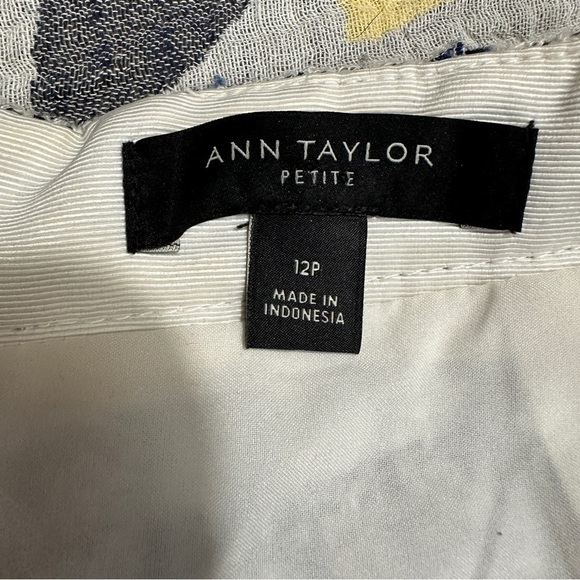 Ann Taylor Petite size 12 nubby skirt with fringe hem, back slit - Picture 2 of 11